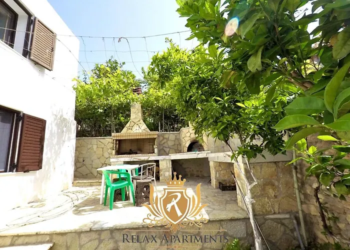 Luna Nyaraló Saranda